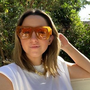 Meet your Posher, Abbey